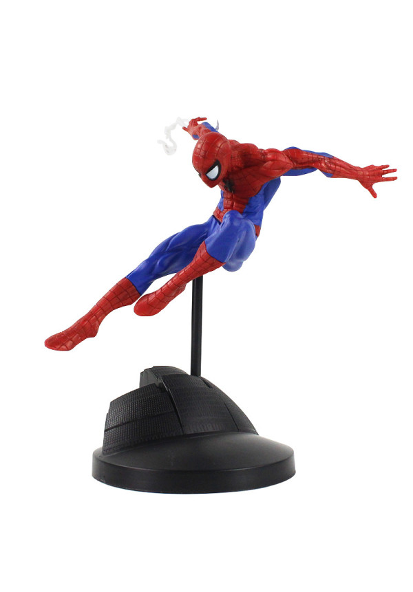 FIGURA SPIDERMAN BALANCEANDOSE SOBRE NEW YORK MARVEL